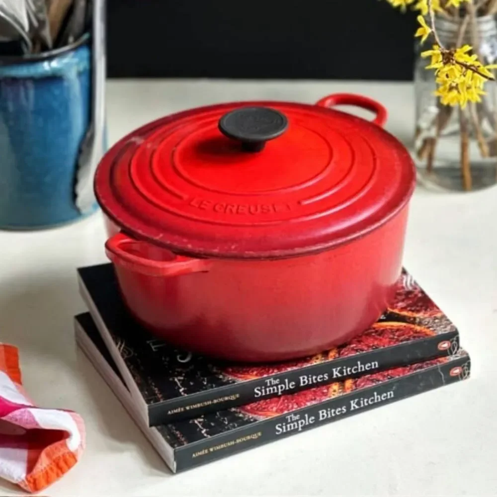 Le Creuset Enameled Cast Iron Signature Round 3.5QT Dutch Oven-Cerise/Cherry Red